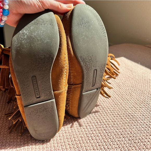 Minnetonka 3-Layer Fringe Boot - Picture 4 of 7